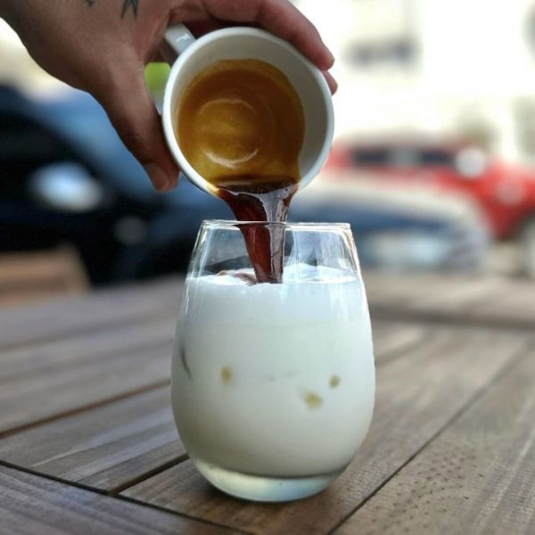 Ojalá que llueva Café